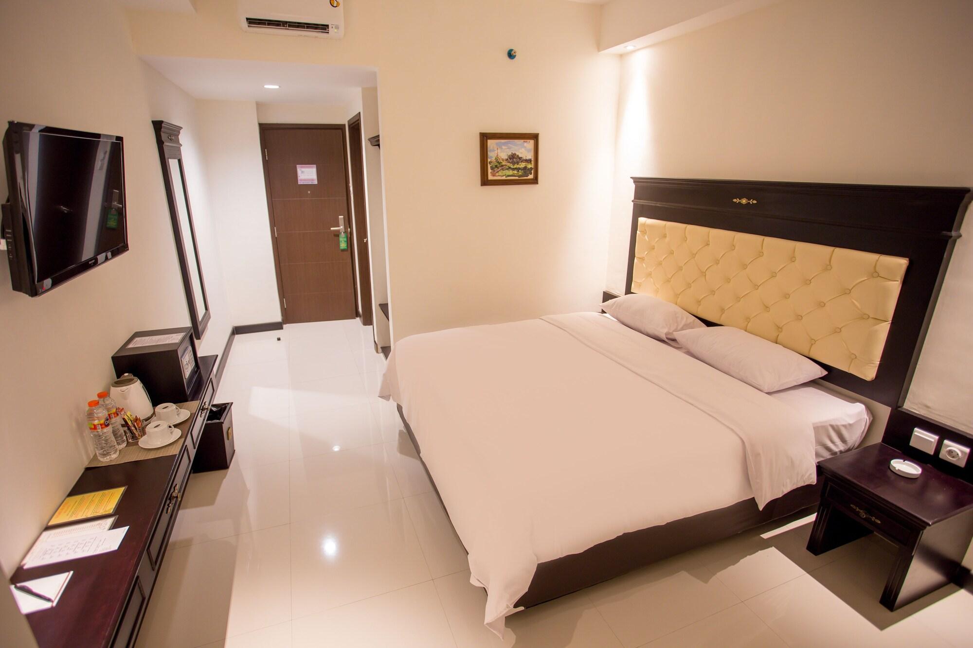 Same Hotel Malang Exterior photo